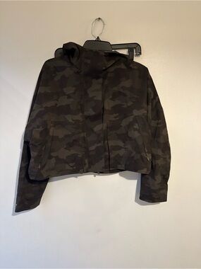 lululemon athletica Black Camo Lightweight Sleeve Jacket